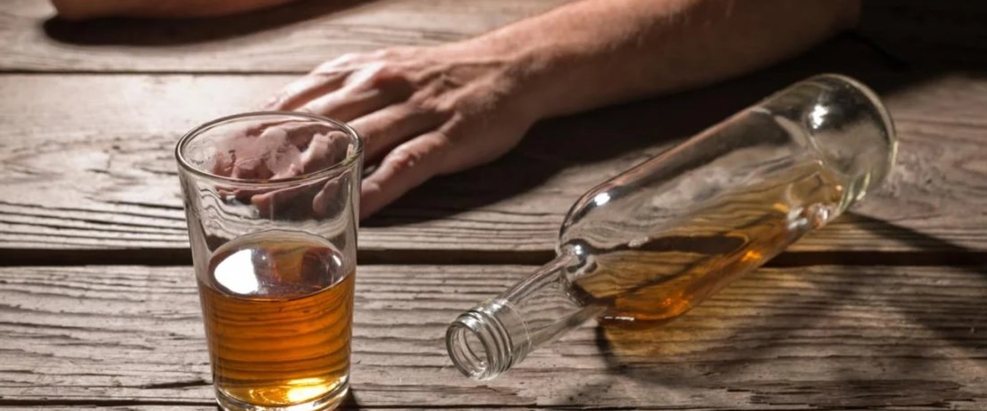 Comprehensive Guide to Alcoholism: Effective Treatments to Stop or Reduce Drinking
